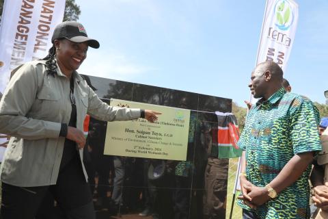 Hon. Soipan Tuya accompanied by other leaders commissions the fencing of Lake Narasha/Timboroa Dam